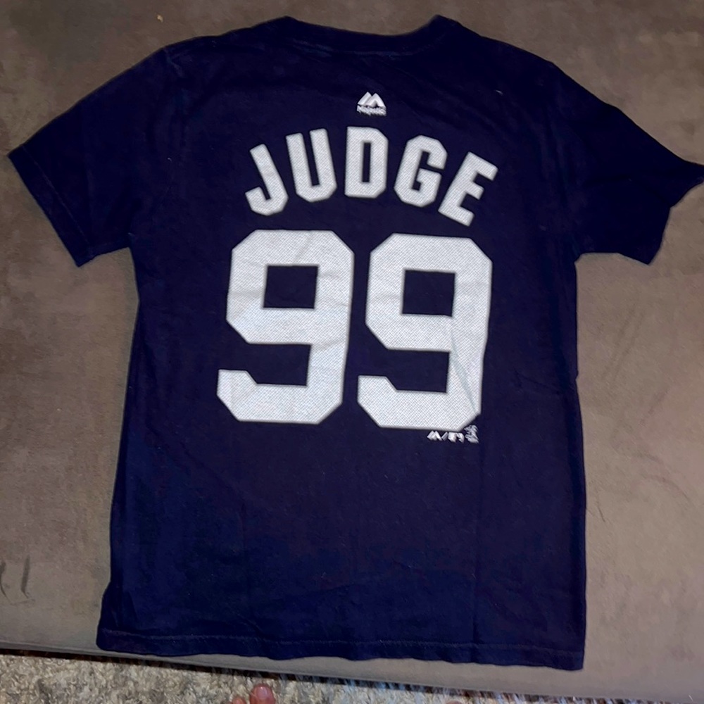 Official MAJESTIC mlb kids Yankee t-shirt JUDGE size M
